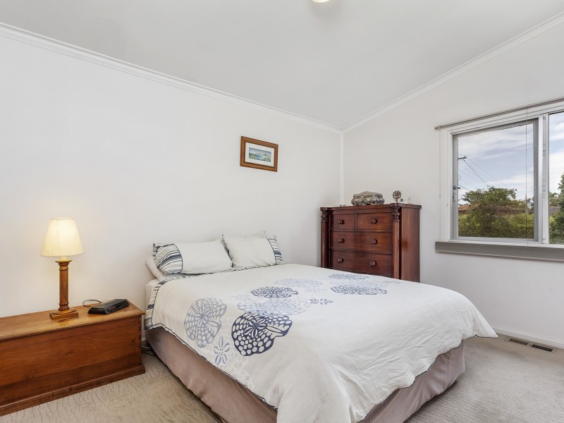 98 Walker Crescent, Narrabundah ACT 2604