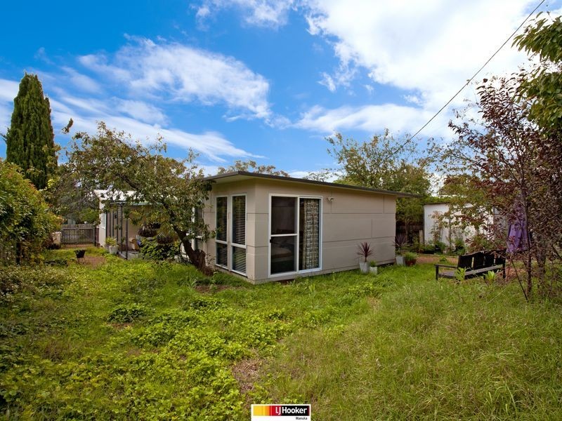 104 Captain Cook Crescent, Narrabundah ACT 2604