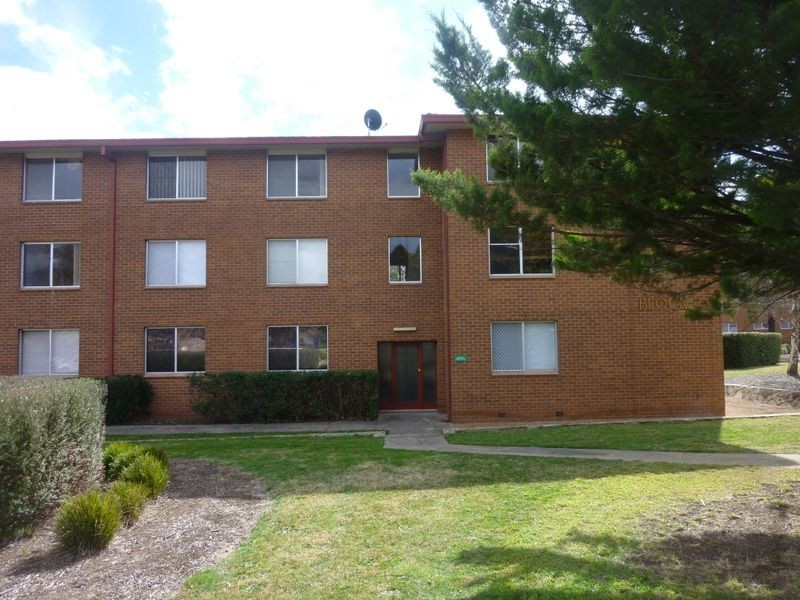 27/27 Coxen Street, Hughes ACT 2605