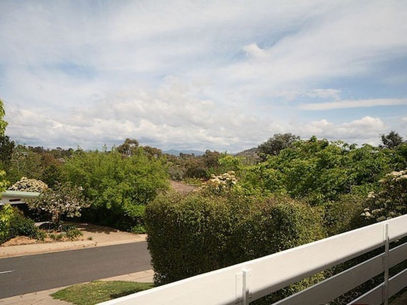 3 Hawkesbury Crescent, Farrer ACT 2607