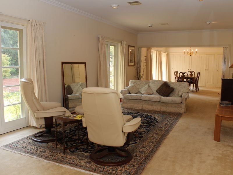 11 Mugga Way, Red Hill ACT 2603