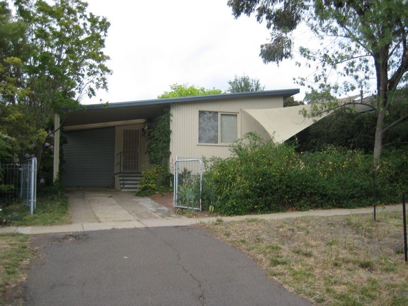 84 Walker Crescent, Narrabundah ACT 2604