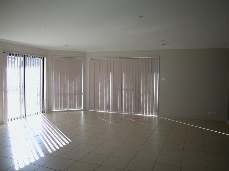 25 Clare Dennis Avenue, Gordon ACT 2906