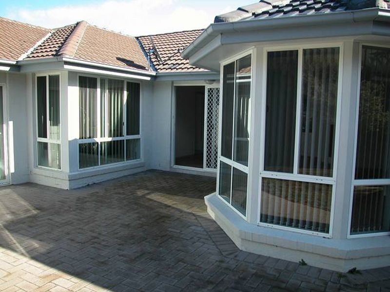 25 Clare Dennis Avenue, Gordon ACT 2906