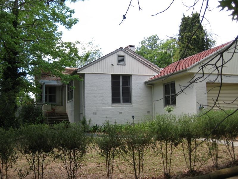 108 Strickland Crescent, Deakin ACT 2600
