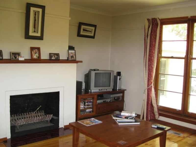 108 Strickland Crescent, Deakin ACT 2600