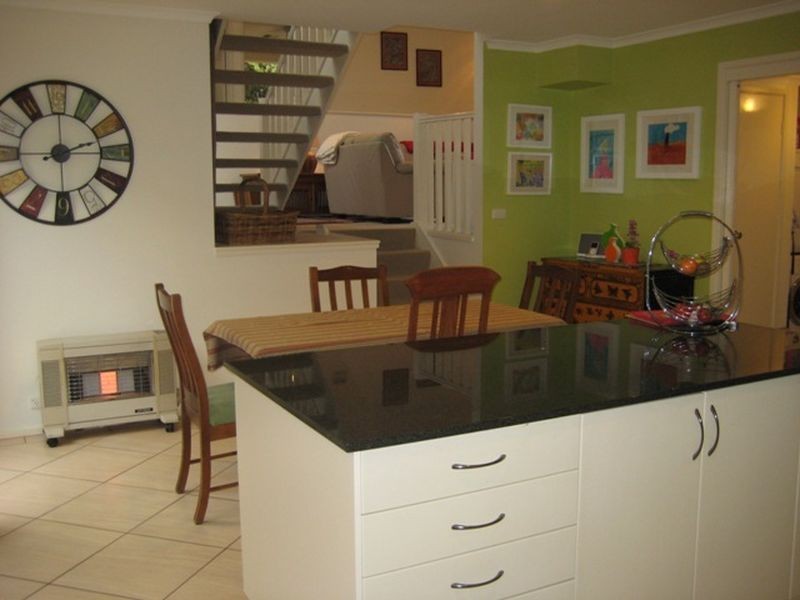 12 Whitty Crescent, Isaacs ACT 2607