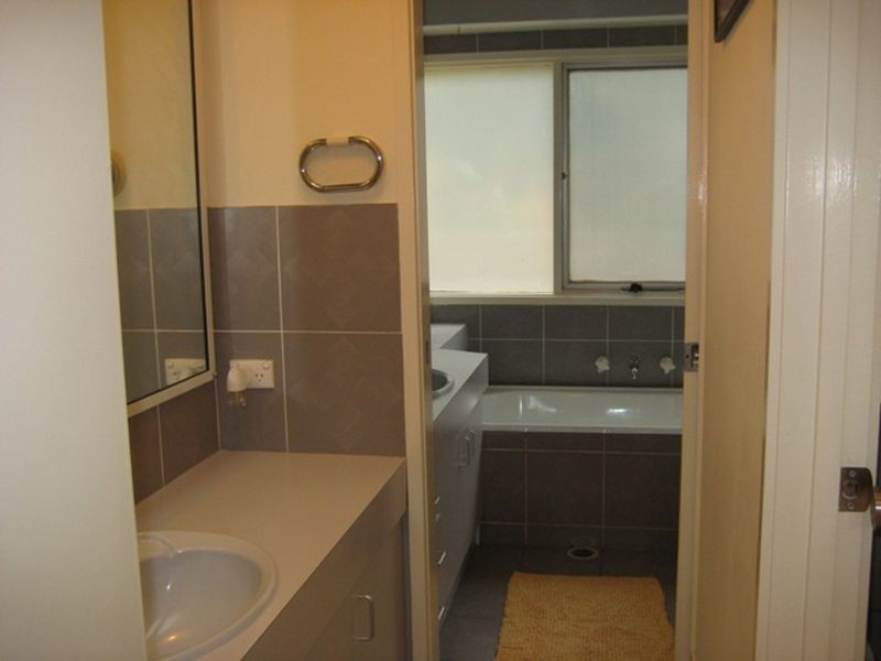 12 Whitty Crescent, Isaacs ACT 2607