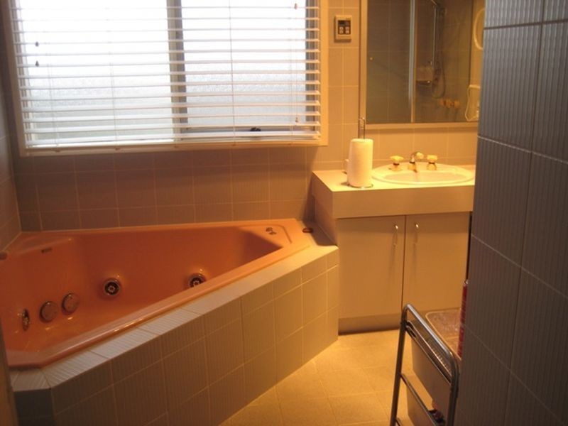 12 Whitty Crescent, Isaacs ACT 2607