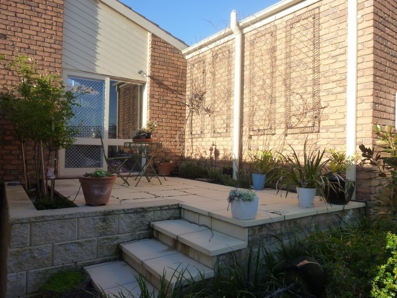 12 Whitty Crescent, Isaacs ACT 2607