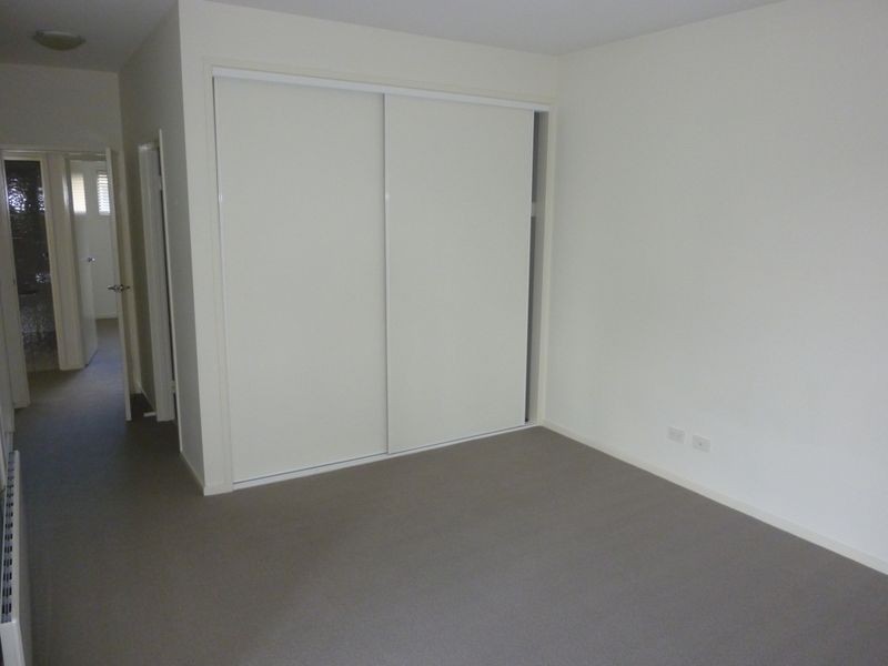 16/25 Jerrabomberra Avenue, Narrabundah ACT 2604