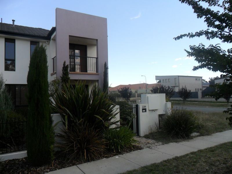 226 Anthony Rolfe Avenue, Gungahlin ACT 2912