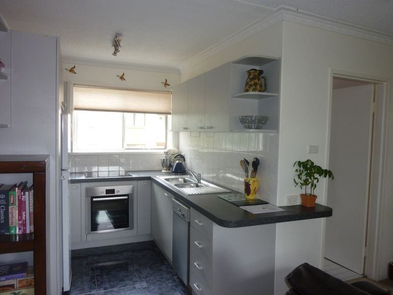 2/102 Henderson Road, Queanbeyan NSW 2620