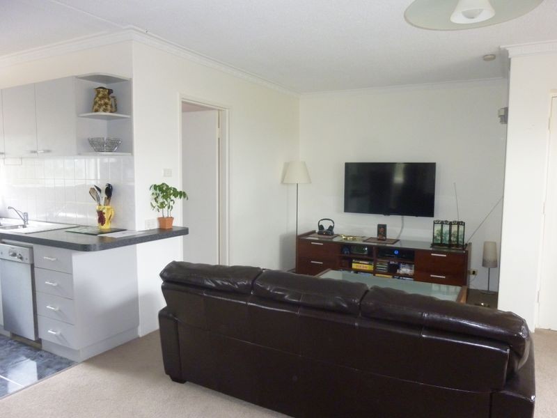 2/102 Henderson Road, Queanbeyan NSW 2620