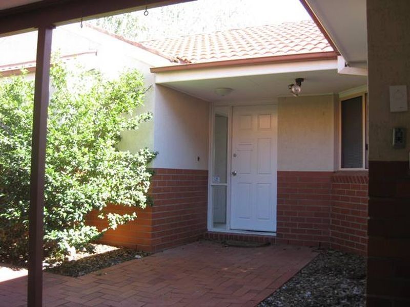 2/4 Hutchins Street, Yarralumla ACT 2600