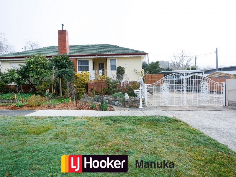 28 Gormanston Crescent, Deakin ACT 2600