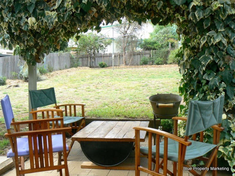 10 Dufaur Street, Mawson ACT 2607