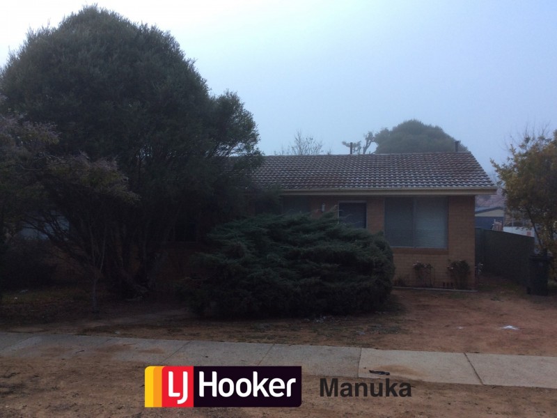 2/8 MacNaughton, Higgins ACT 2615