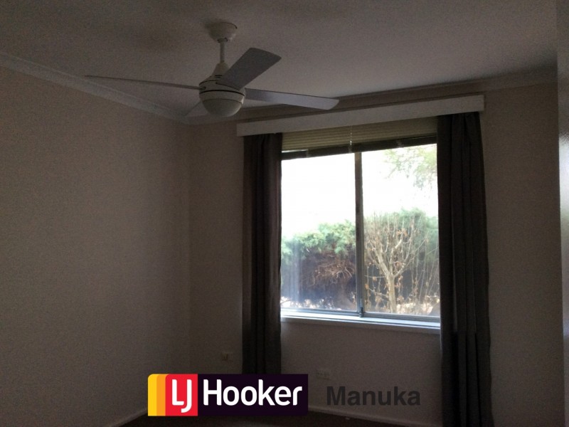 2/8 MacNaughton, Higgins ACT 2615