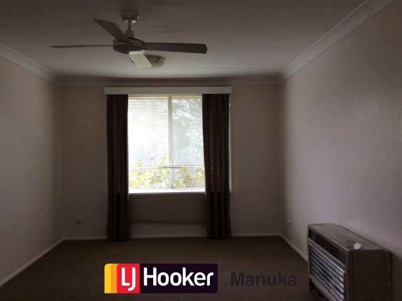 2/8 MacNaughton, Higgins ACT 2615