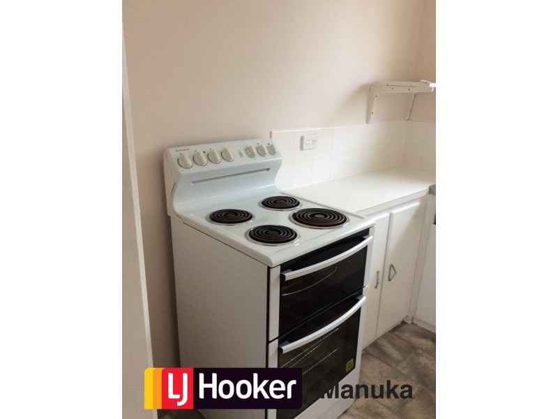 2/8 MacNaughton, Higgins ACT 2615