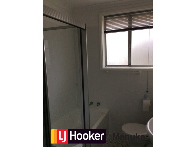 2/8 MacNaughton, Higgins ACT 2615