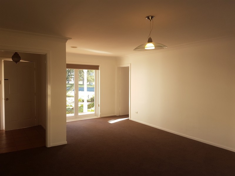 176 Captain Cook Crescent, Narrabundah ACT 2604