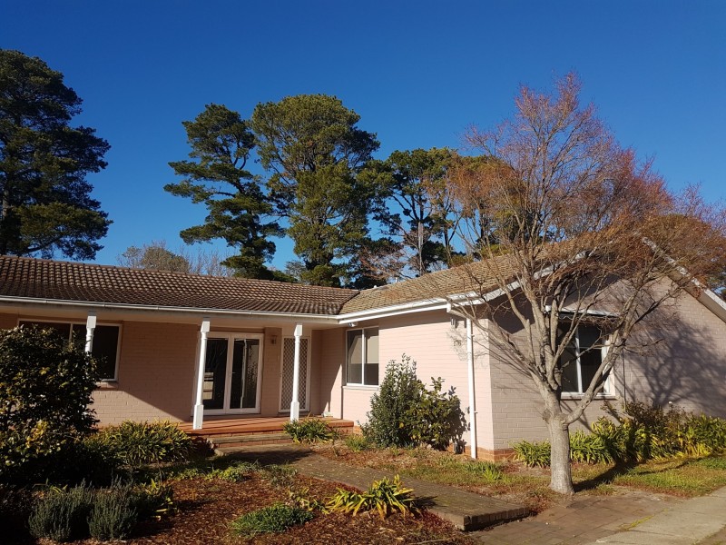 176 Captain Cook Crescent, Narrabundah ACT 2604