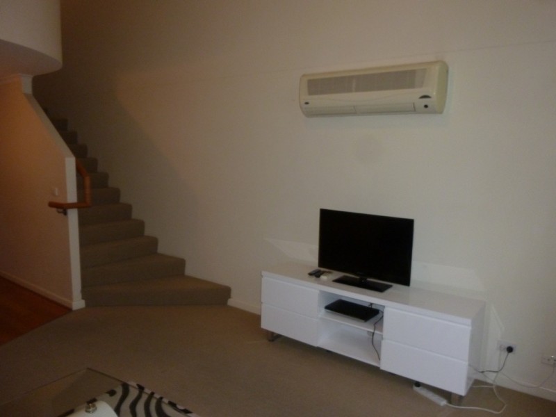 12/18 Captain Cook Crescent, Griffith ACT 2603