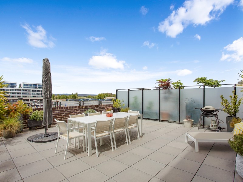 3/27 Eastlake Parade, Kingston ACT 2604