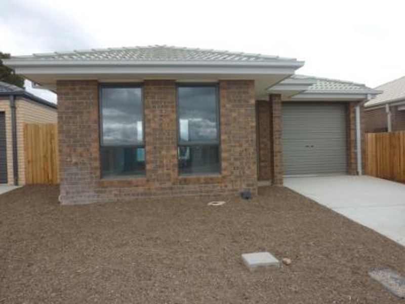 13 John Holt Street, Macgregor ACT 2615
