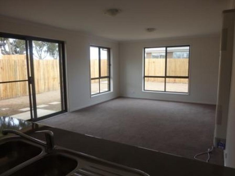 13 John Holt Street, Macgregor ACT 2615