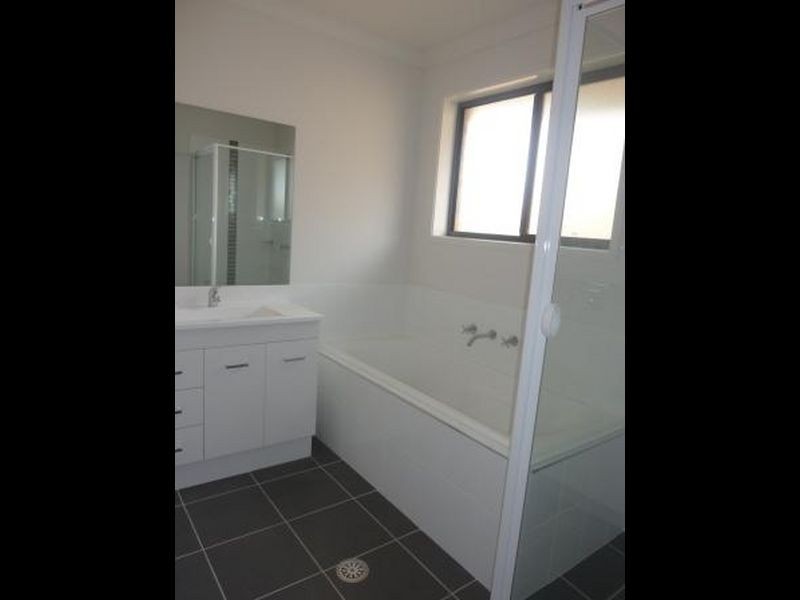 13 John Holt Street, Macgregor ACT 2615