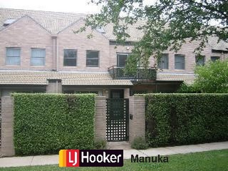 4/4 Hooker Place, Yarralumla ACT 2600