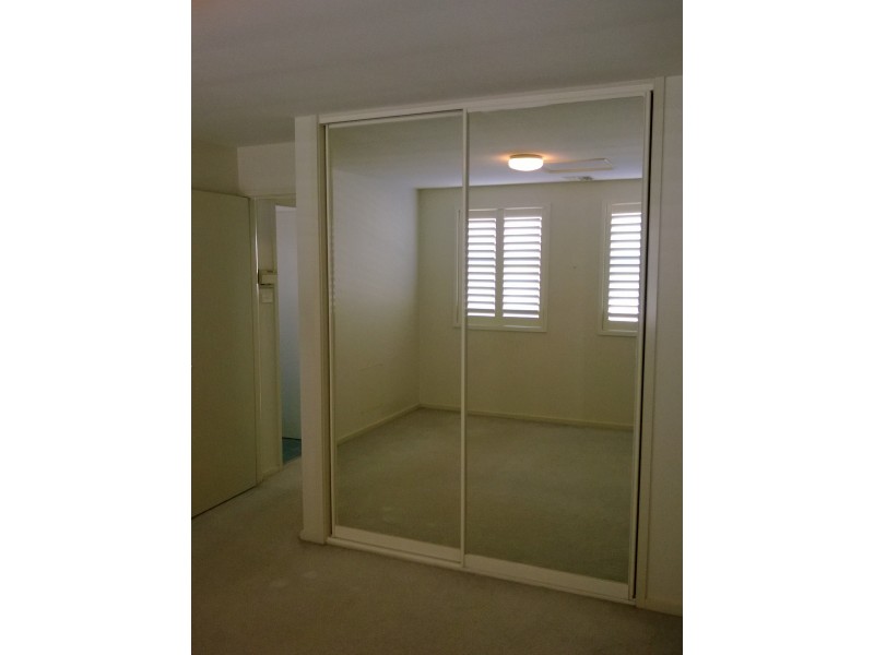 4/4 Hooker Place, Yarralumla ACT 2600