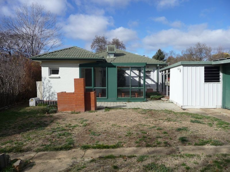 20 Strzelecki Crescent, Narrabundah ACT 2604