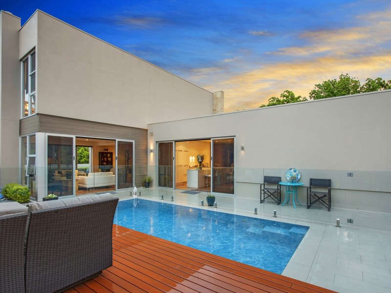 16 Hobart Avenue, Forrest ACT 2603