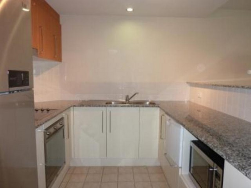 42/7 Empire Circuit, Forrest ACT 2603