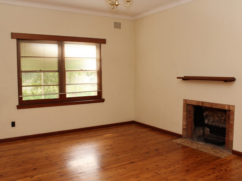 12 McKinlay Street, Narrabundah ACT 2604