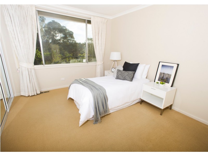 23 Hawkesbury Crescent, Farrer ACT 2607