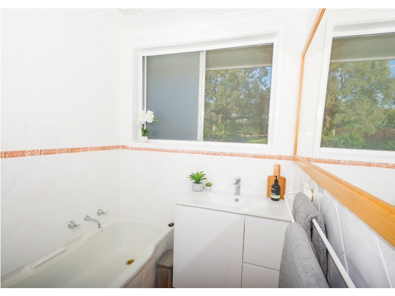 23 Hawkesbury Crescent, Farrer ACT 2607