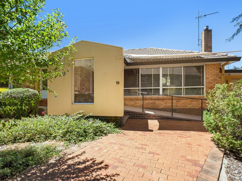 19 Molesworth Street, Watson ACT 2602