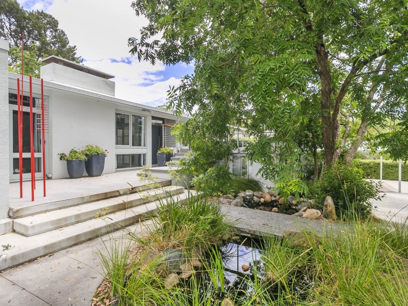 7 Canterbury Crescent, Deakin ACT 2600