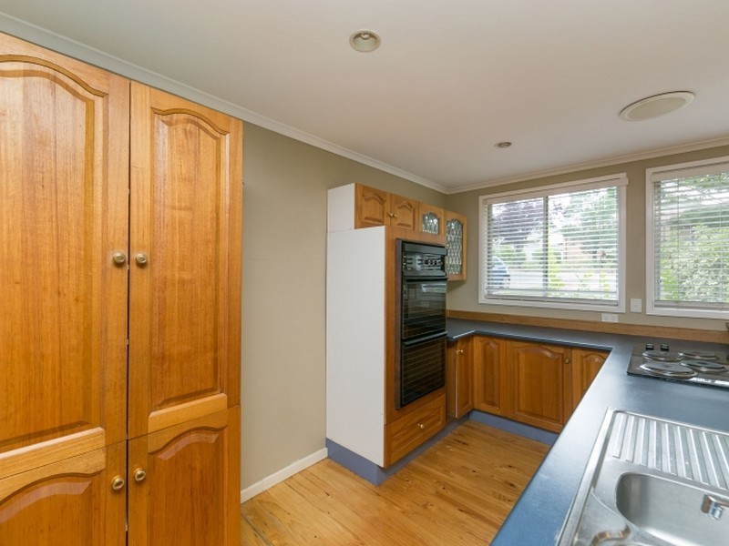 6 Sturgess Place, Weston ACT 2611