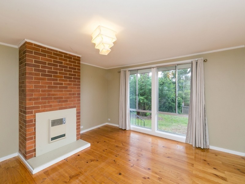 6 Sturgess Place, Weston ACT 2611