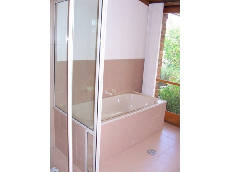 12 Bromby Street, Isaacs ACT 2607