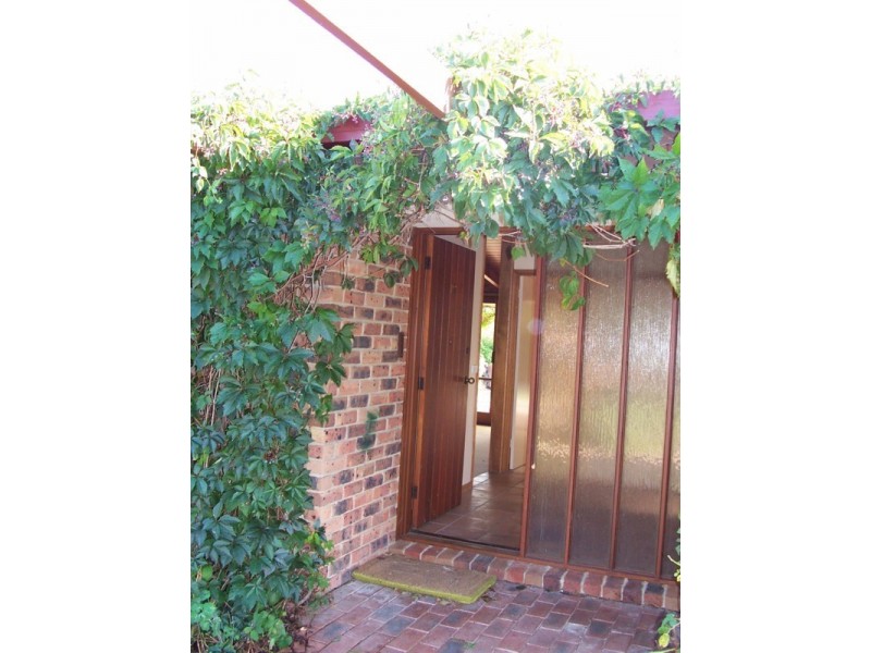 12 Bromby Street, Isaacs ACT 2607