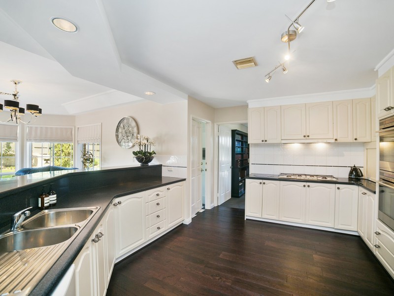 4 Lakeview Gardens, Jerrabomberra NSW 2619