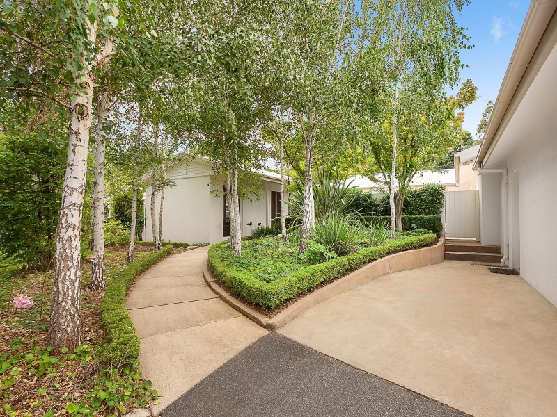 2 Hunter Street, Yarralumla ACT 2600