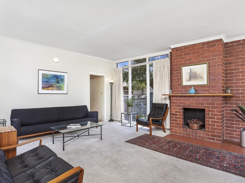 14 Tudor Place, Hughes ACT 2605